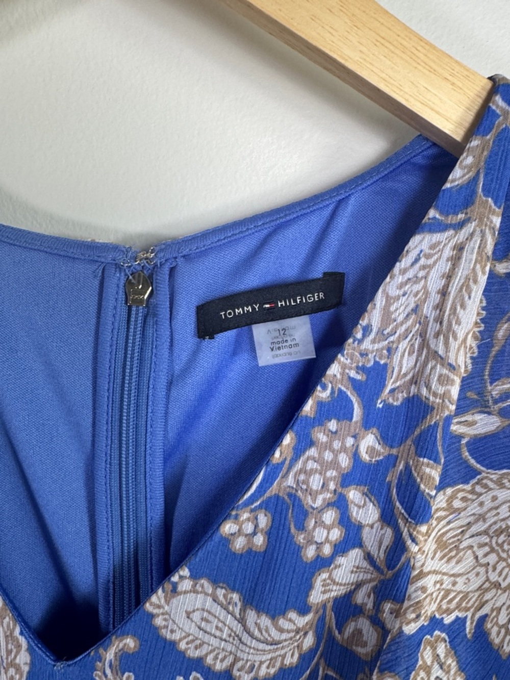 Tommy Hilfiger Paisley Ruffle Chiffon Dress NWT Blue Size 12 - Picture 9 of 9